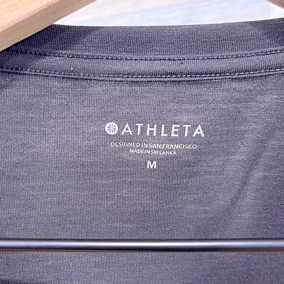 Athleta Essence Pleated Tee Black Short Sleeve Tech Jersey Knit Womens Medium - Picture 5 of 7